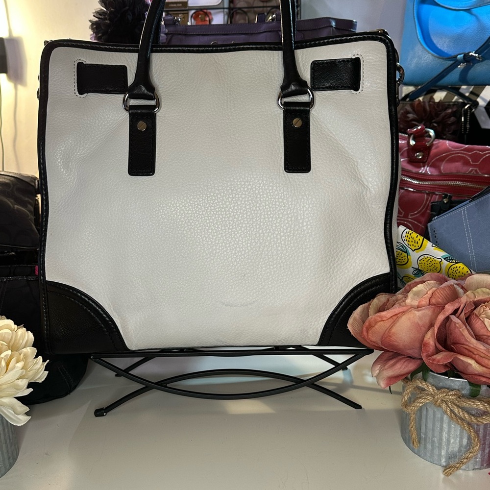 Michael Kors Black and White Leopard Print Tote - Picture 3 of 9